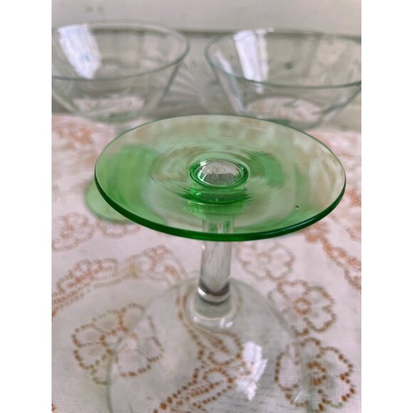 Vintage 1930s Set 5 Etched Stemware Glasses Uranium Base - Picture 5 of 16